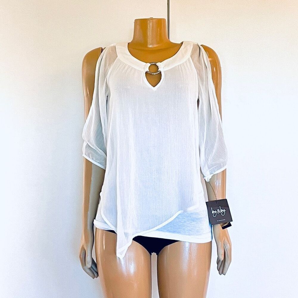 NWT Gorgeous By&By XS White Cold-Shoulder Ring Cut Out Flowy Gauzy Overlay Top